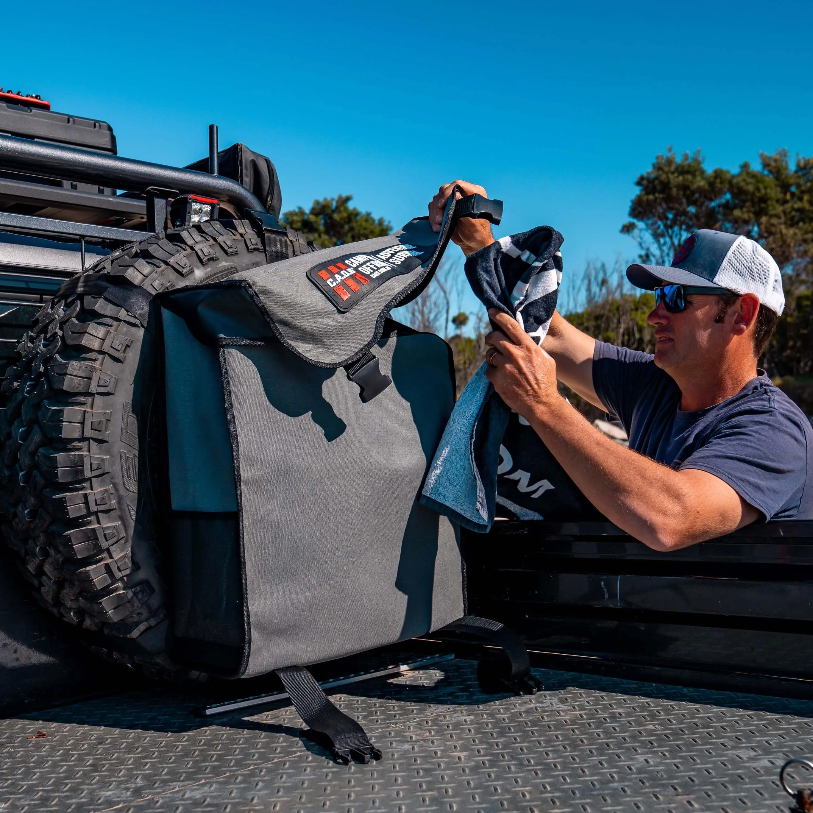 CAOS Rear Wheel Bin Bag with Mesh Liner