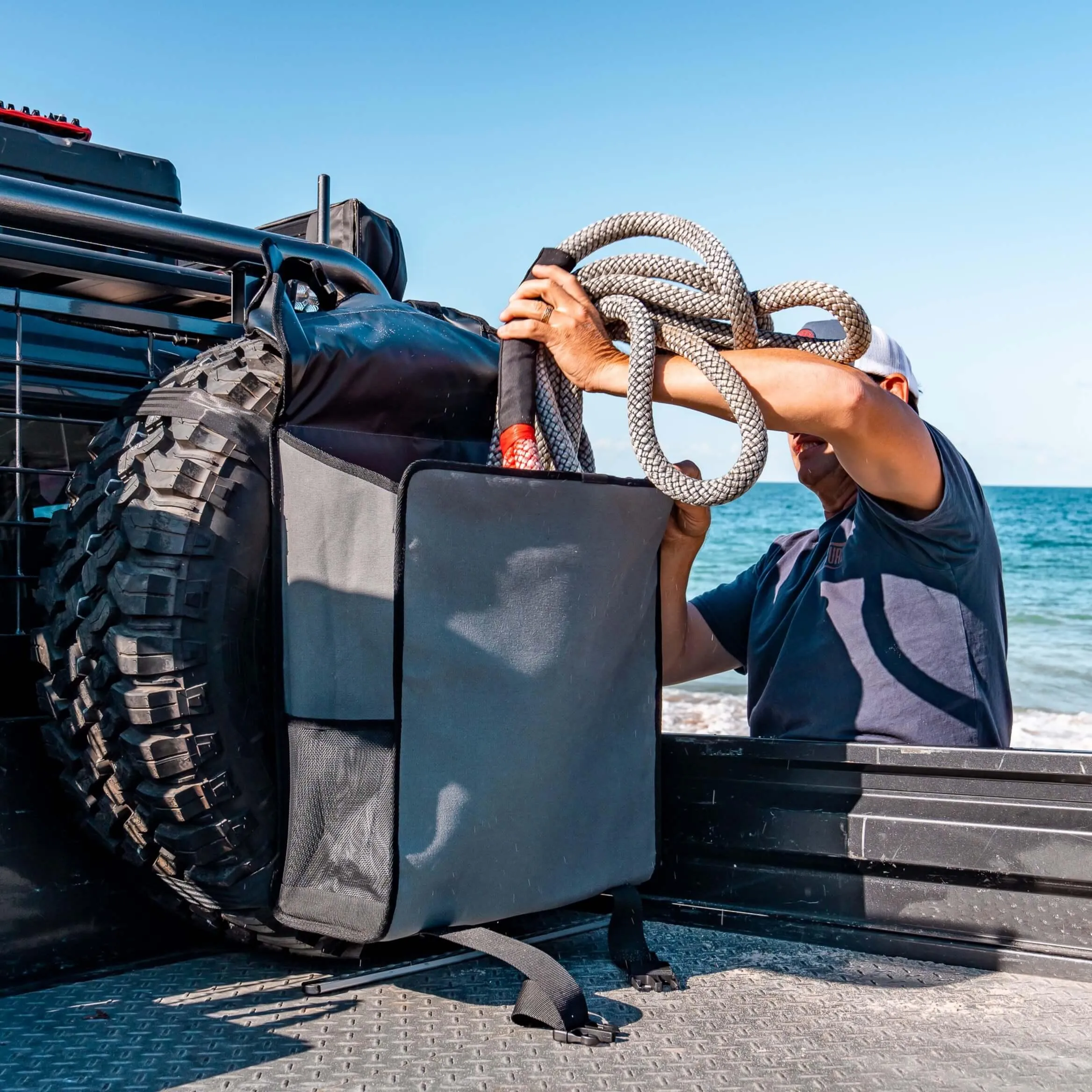 CAOS Rear Wheel Bin Bag with Mesh Liner