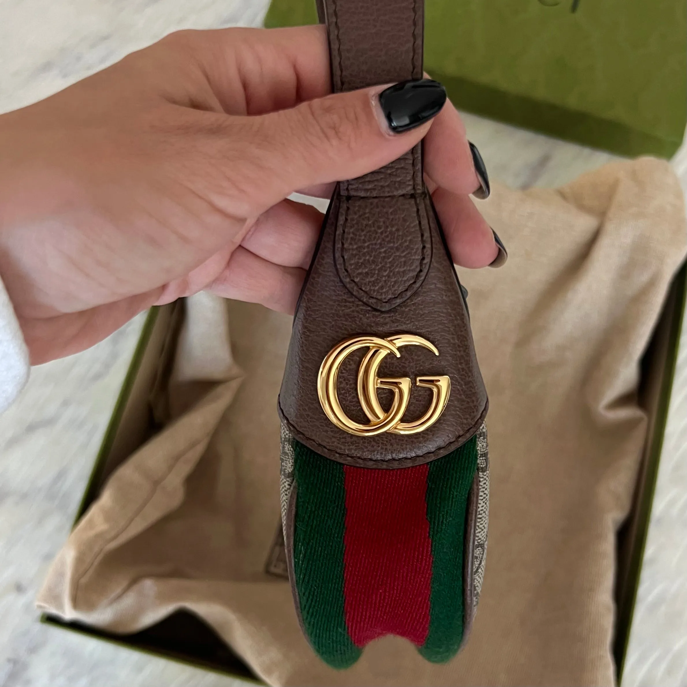 GUCCI Ophidia GG Mini Bag – Luxurious Designer Handbag with Iconic GG Canvas and Elegant Leather Trim