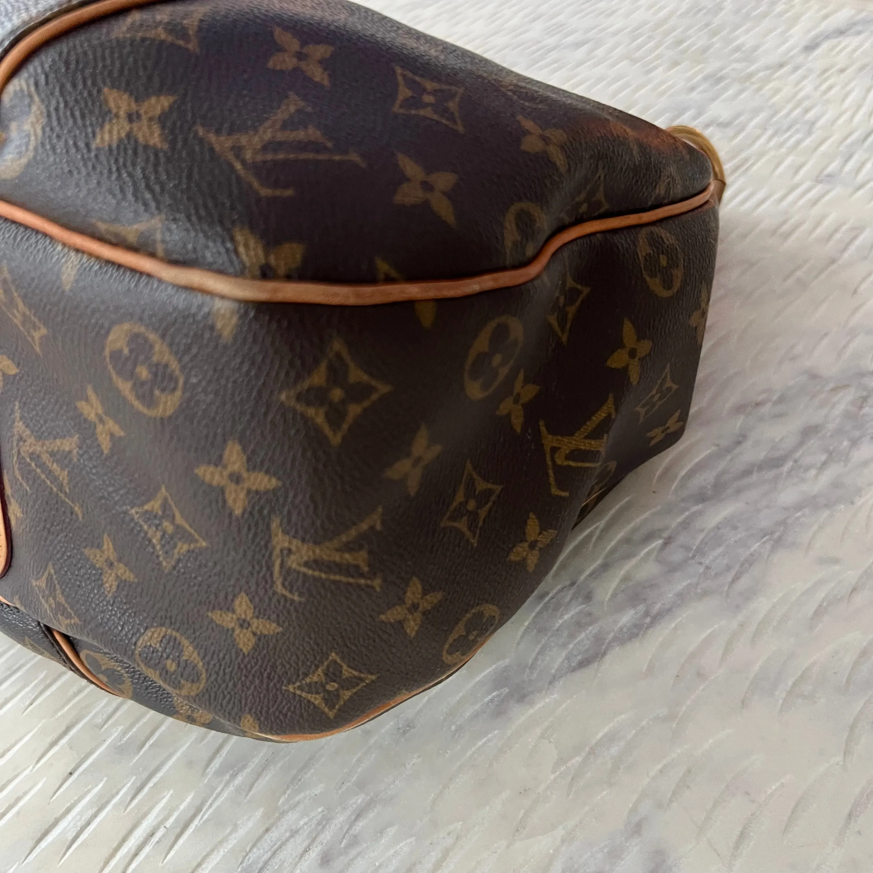 Louis Vuitton Galleria GM Bag