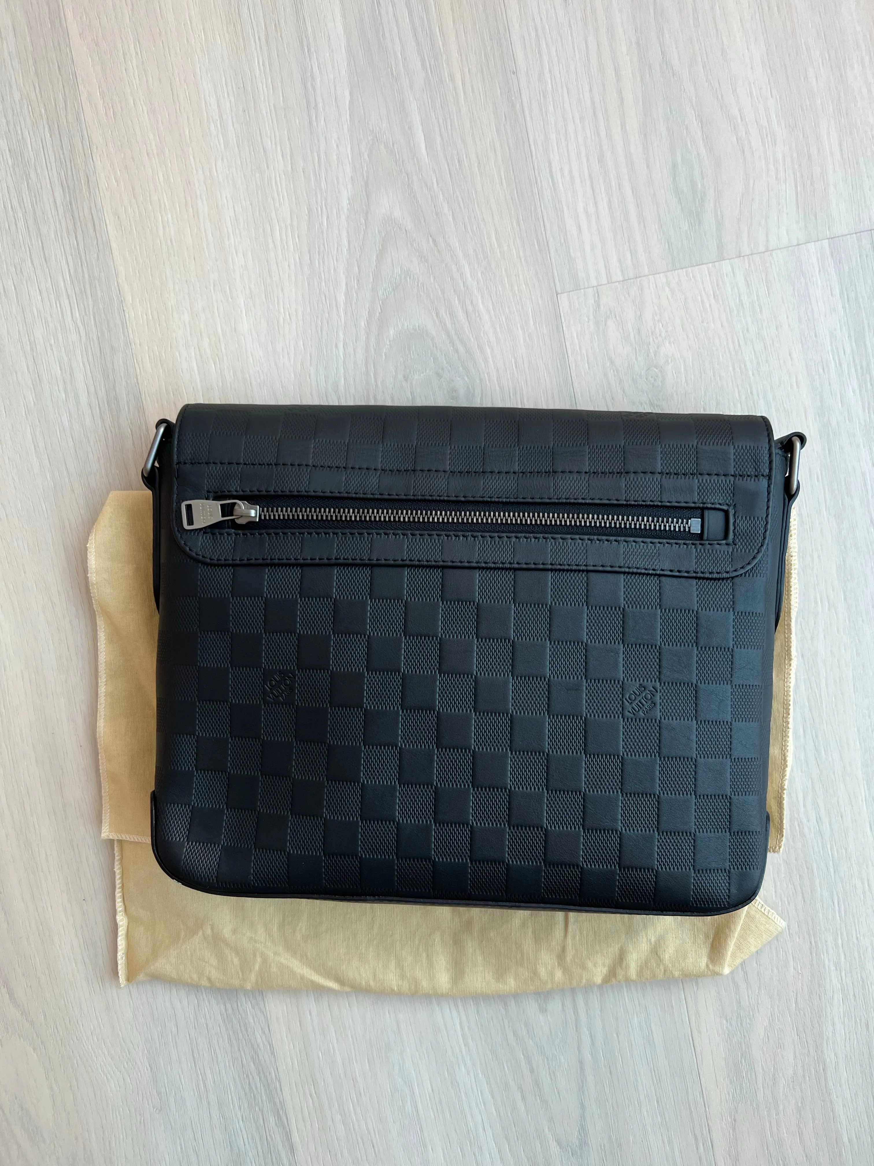 Louis Vuitton Infini Damier District Bag