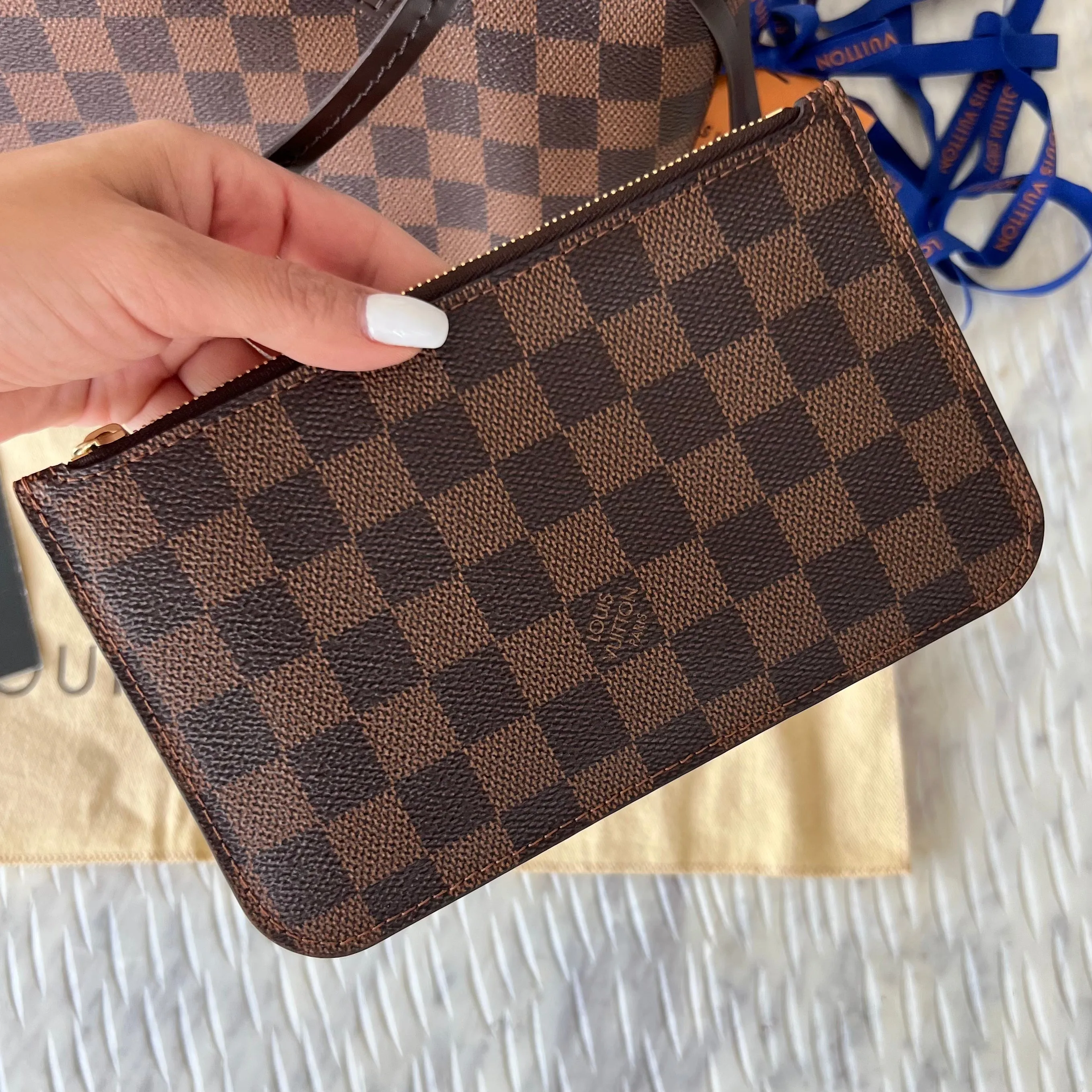 Louis Vuitton Neverfull Bag