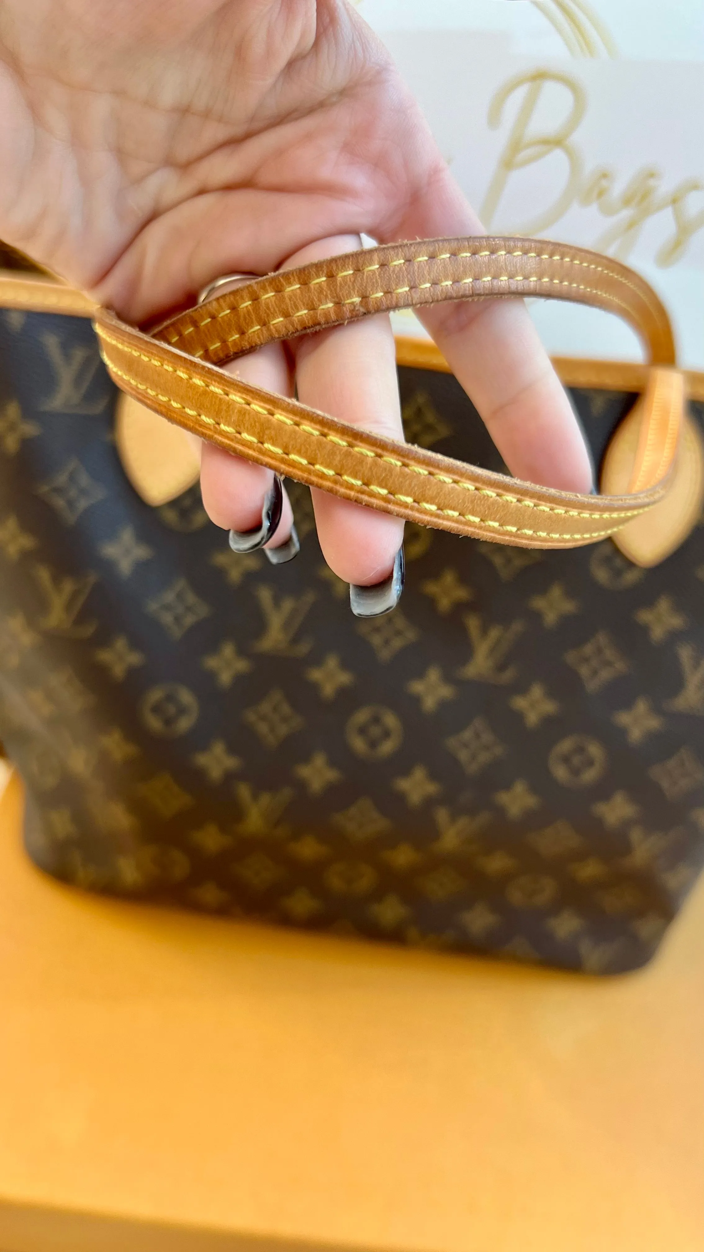 Louis Vuitton Neverfull MM Bag