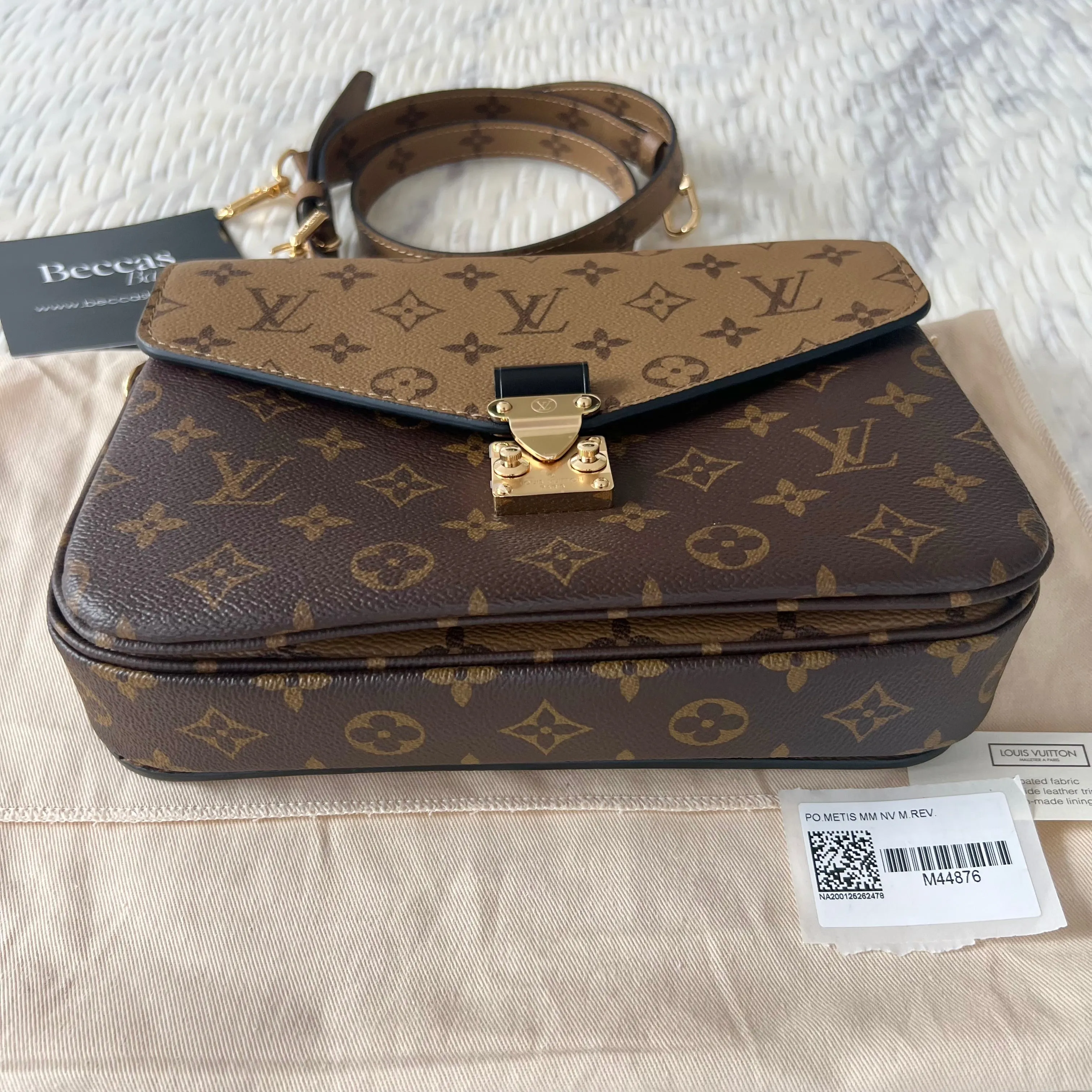 Louis Vuitton Pochette Metis Bag