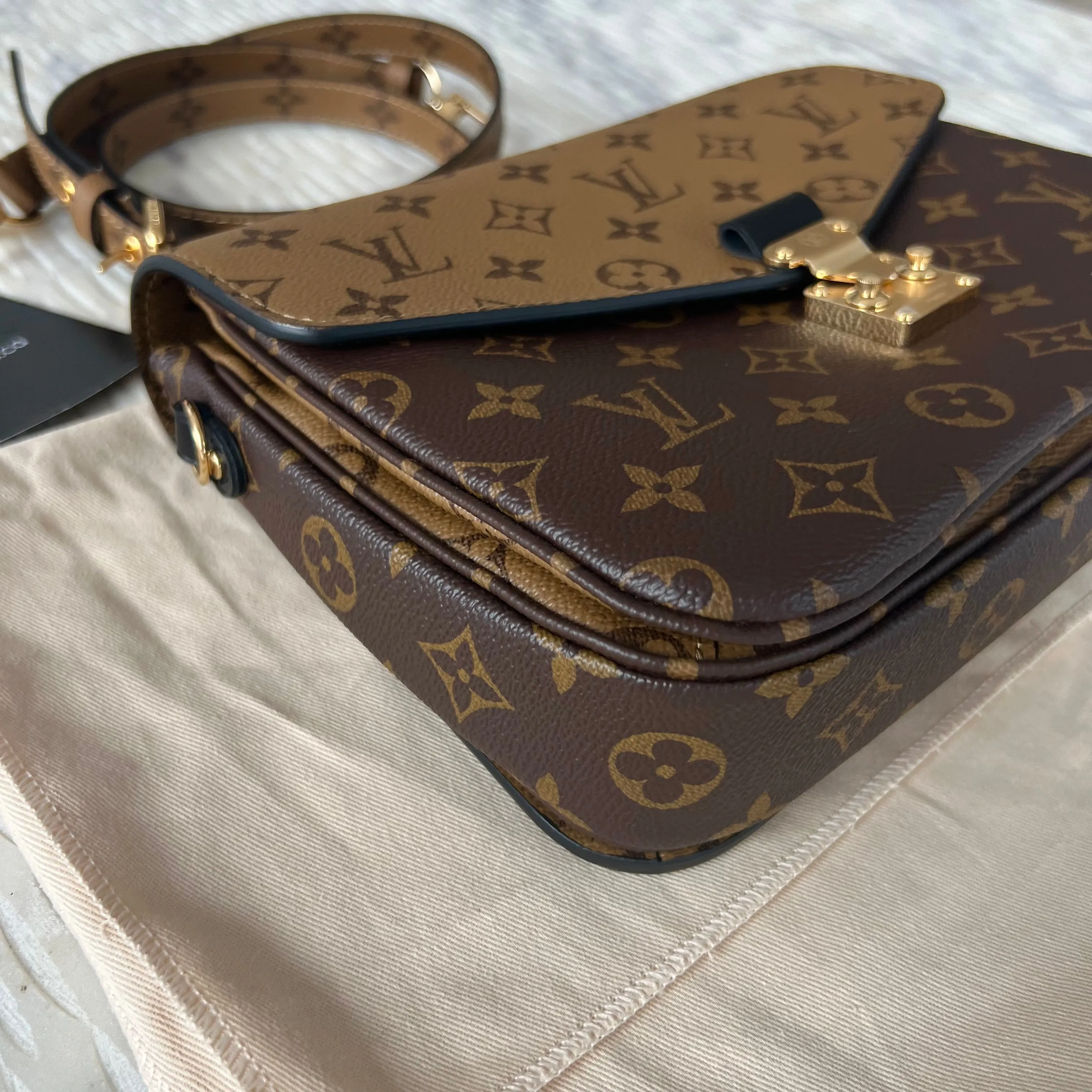 Louis Vuitton Pochette Metis Bag