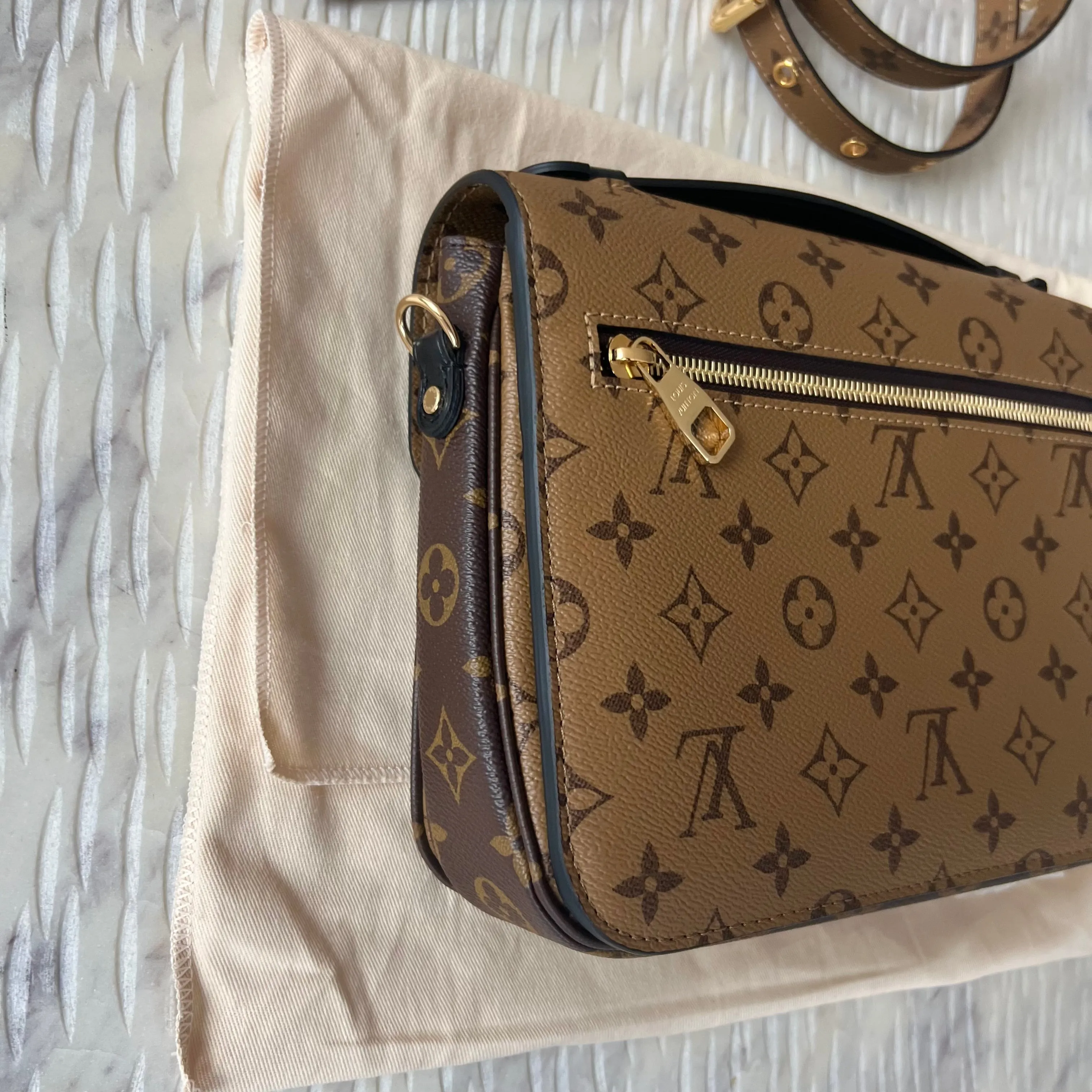 Louis Vuitton Pochette Metis Bag