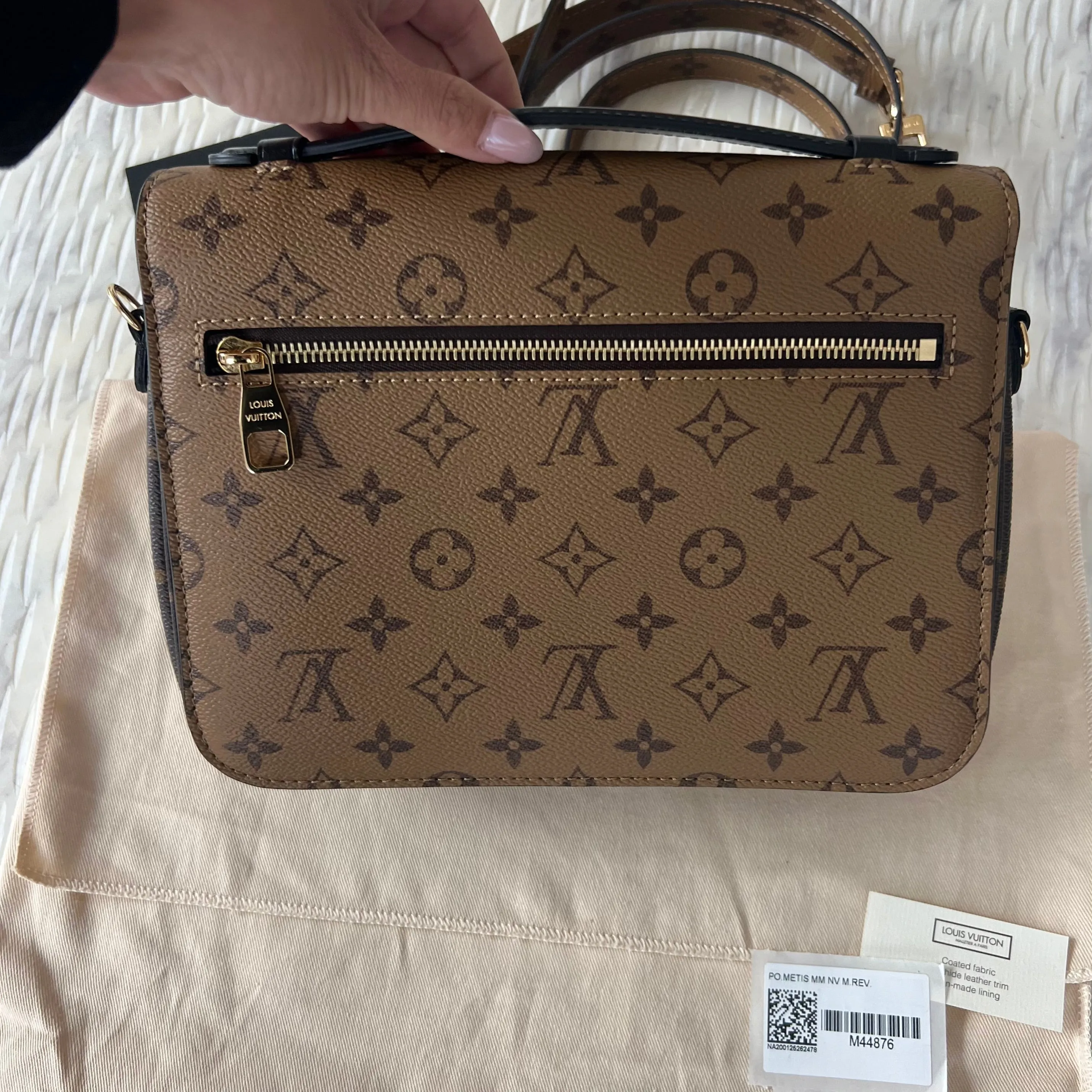 Louis Vuitton Pochette Metis Bag