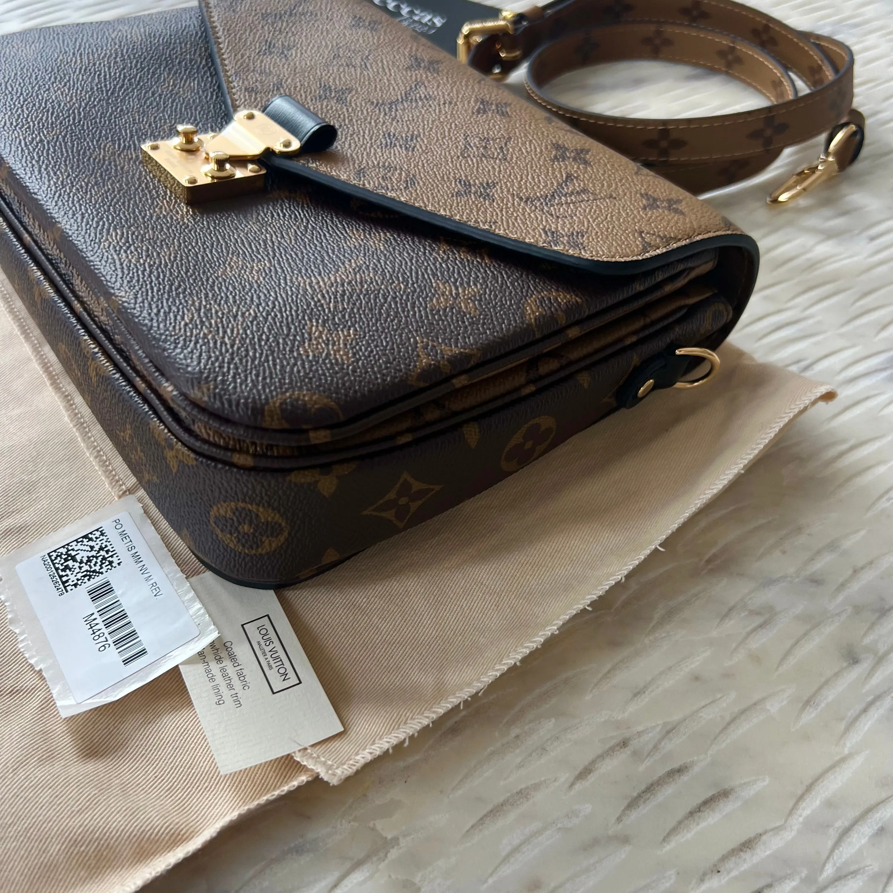 Louis Vuitton Pochette Metis Bag