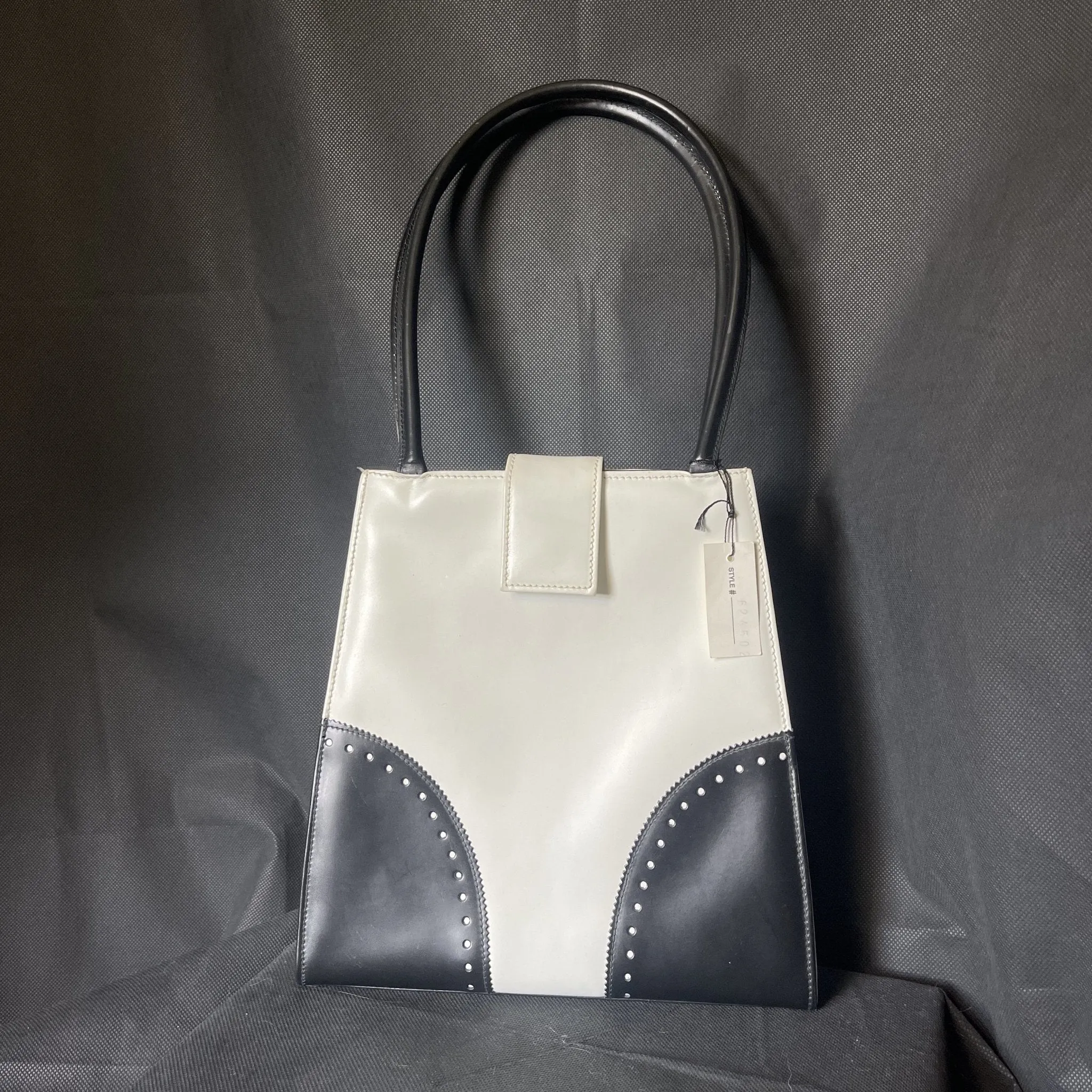 Vintage Black and White Leather Handbag by Saks Fifth Avenue. 1950s Sustainable Fashion Accessories.